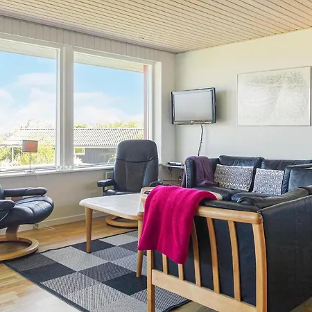 Holiday home Awesome In With House Sea View